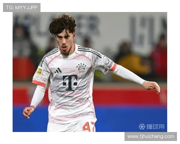 拜仁宣布17岁后卫基亚拉赛季报销